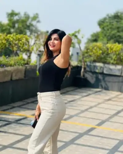 Call Girls Rashmi Cash On Delivery